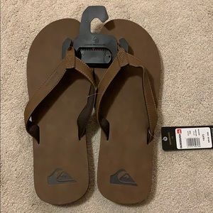 Quicksilver men’s brown leather flip flop
